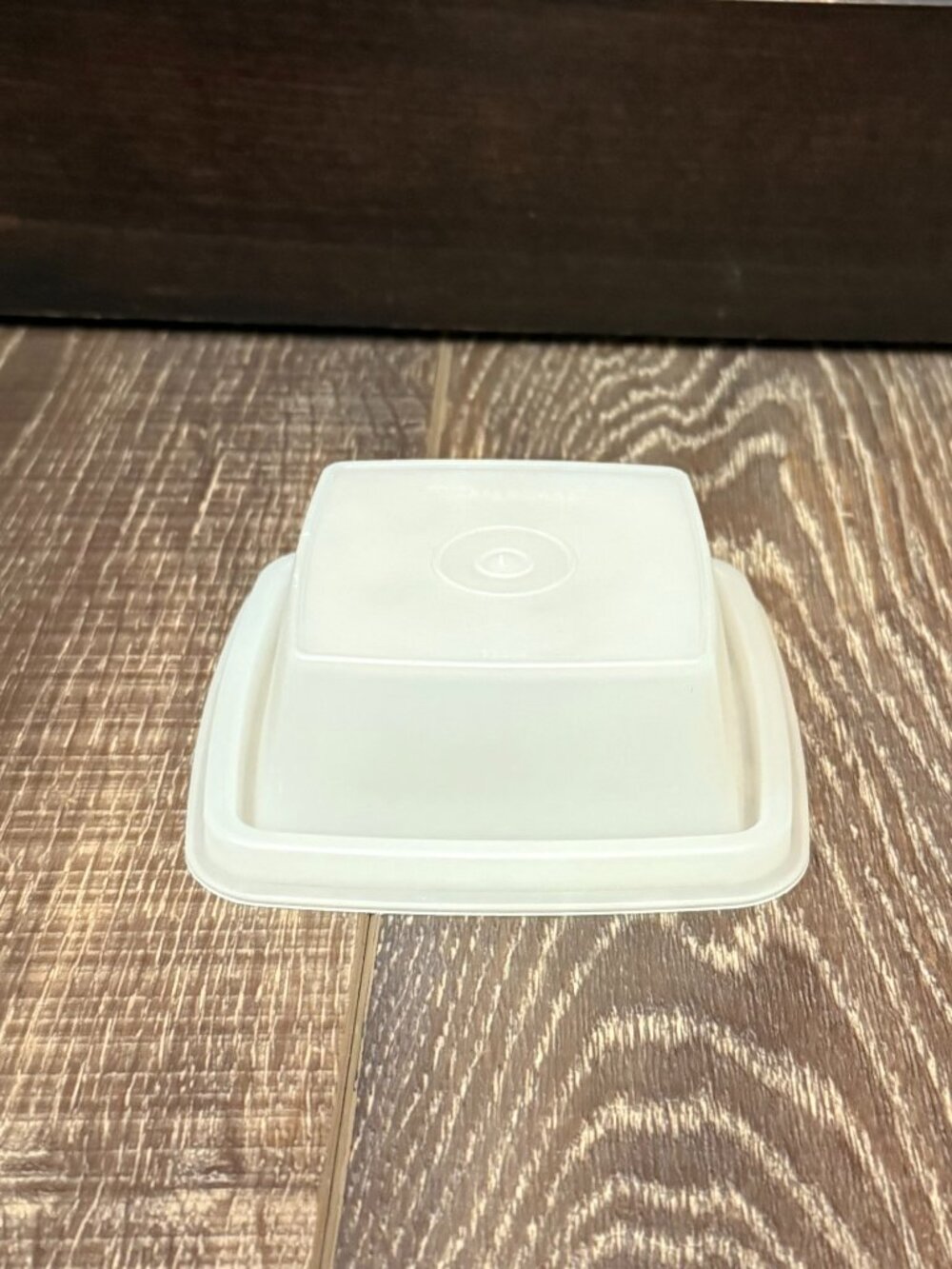 Tupperware Pick-A-Deli Pickle Container - Picture 14 of 16